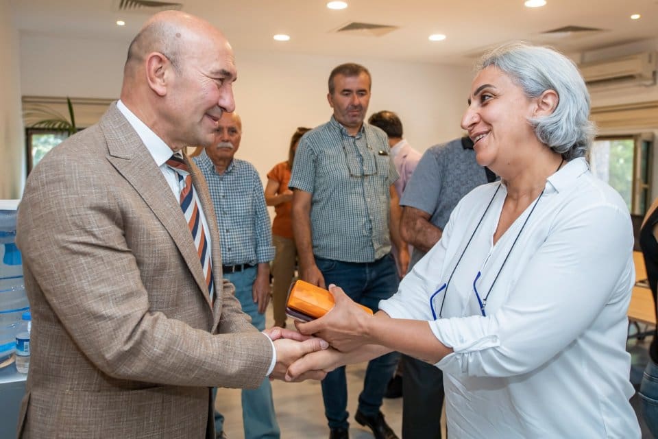 İzmir B&uuml;y&uuml;kşehir Belediye Başkanı Tun&ccedil; Soyer'in &ccedil;abasıyla Alevi yurttaşların ibadetleri