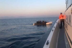 İZMİR&rsquo;in Urla, Seferihisar, &Ccedil;eşme ve Dikili il&ccedil;esinde, yasa dışı yollarla