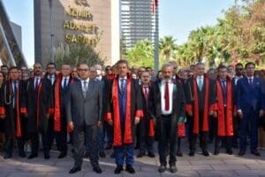 İZMİR Adliyesi'nde d&uuml;zenlenen t&ouml;renle, 2022-2023 adli yılı başladı. İzmir Cumhuriyet