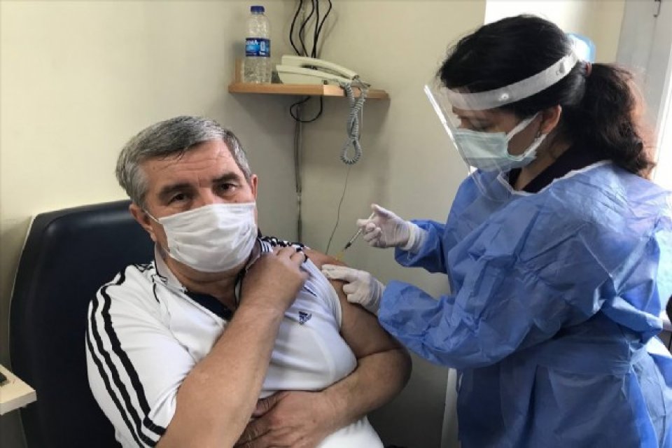 İzmir'de yeni tip koronavir&uuml;se (Kovid-19) karşı toplumsal bağışıklığın sağlanabilmesi i&ccedil;in