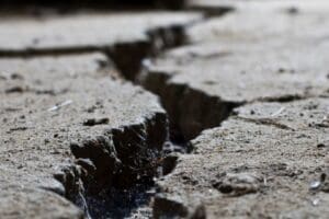 İzmir'in Dokuz Eyl&uuml;l &Uuml;niversitesi (DE&Uuml;) Deprem Araştırma ve Uygulama Merkezi