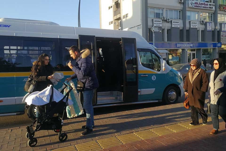İzmir'de bir zam da minib&uuml;slere geldi. Yarından itibaren ge&ccedil;erli olacak
