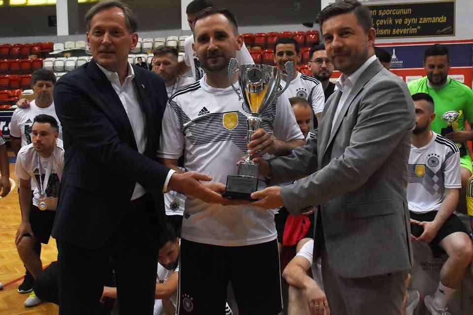 İzmir B&uuml;y&uuml;kşehir Belediyesi'nin ev sahipliğinde d&uuml;zenlenen 17. D&uuml;nya Bosna Hersek