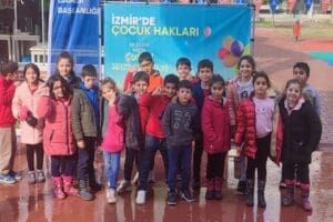İzmir B&uuml;y&uuml;kşehir Belediyesi,hava muhalefeti nedeniyle ertelenen 20 Kasım D&uuml;nya &Ccedil;ocuk
