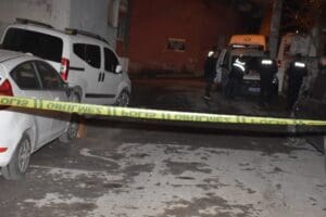 İzmir'in Bayraklı il&ccedil;esinde, alkoll&uuml; olduğu iddia edilen bir kişi eski