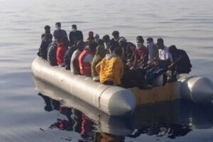 İzmir'in Dikili ve Seferihisar il&ccedil;esinde, Yunan&nbsp;unsurlarınca T&uuml;rk kara sularına geri