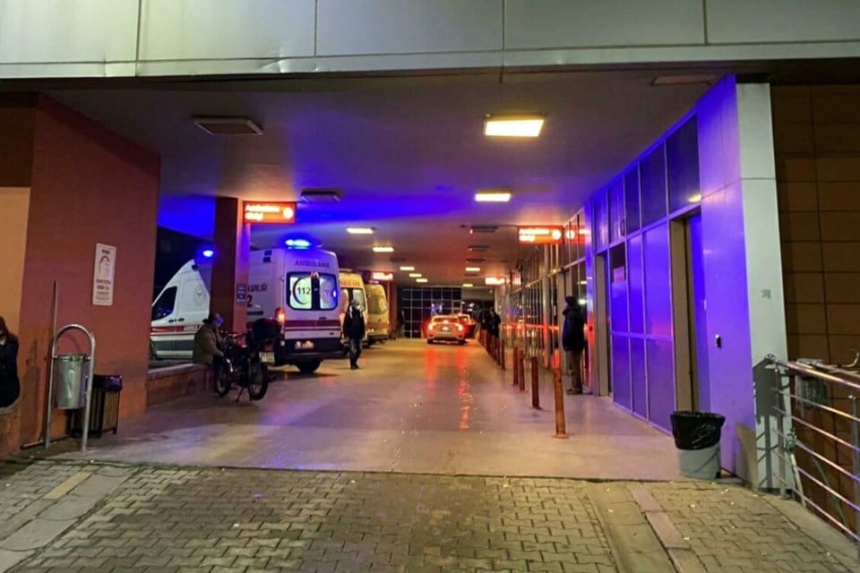 İZMİR'de G&uuml;l İnan (38), erkek arkadaşı M.B. tarafından sokak ortasında