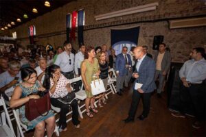 İzmir B&uuml;y&uuml;kşehir Belediyesi &ldquo;Fark Yaratan Muhtarlar&rdquo; yarışması d&uuml;zenliyor. 19 Ekim