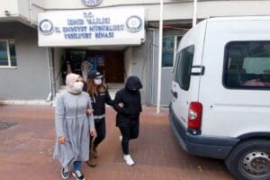İzmir'in Urla il&ccedil;esinde, yasa dışı yollarla İtalya'ya ka&ccedil;mak isteyen, 'FET&Ouml;/PDY