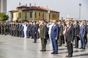 İzmir B&uuml;y&uuml;kşehir Belediye Başkanı Tun&ccedil; Soyer, Gaziler G&uuml;n&uuml; nedeniyle Cumhuriyet