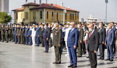 İzmir'de Gaziler Günü törenle kutlandı