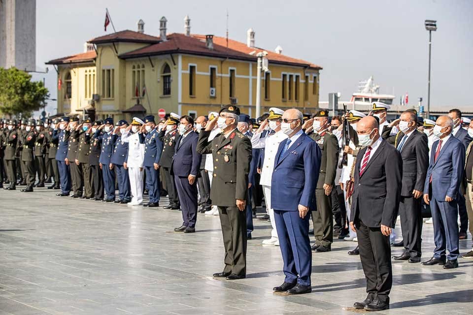 İzmir B&uuml;y&uuml;kşehir Belediye Başkanı Tun&ccedil; Soyer, Gaziler G&uuml;n&uuml; nedeniyle Cumhuriyet