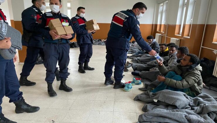 İzmir’de göçmen operasyonu! Minibüste 32 kaçak…