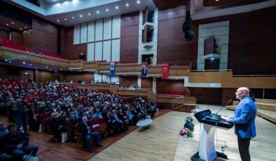İzmir'de 'gönüllü' buluşma! Soyer: 'Krizleri aştık, geriye gönüllülük ve dayanışma kaldı'