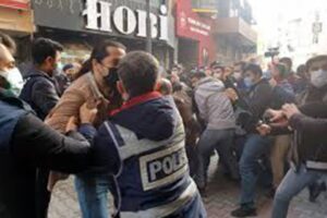 İzmir'in Konak ilçesinde, Boğaziçi Üniversitesi'ndeki olaylara destek vermek için izinsiz