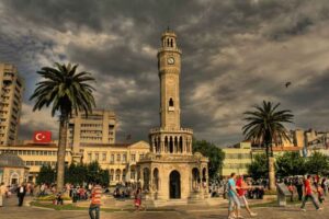 Meteoroloji Genel M&uuml;d&uuml;rl&uuml;ğ&uuml; hava durumu tahminlerini paylaştı. Hava sıcaklıklarının d&uuml;şmesiyle