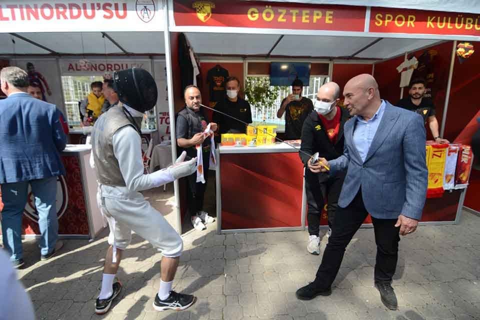 7 Mayıs Pazar g&uuml;n&uuml; koşulacak Maraton İzmir &ccedil;er&ccedil;evesinde bu yıl