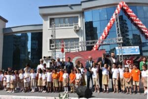 İzmir'de, yeni eğitim-&ouml;ğretim yılı ile beraber 2 bin 496 okulda,