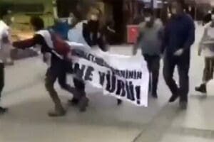 İzmir'de, 1 Mayıs Emek ve Dayanışma G&uuml;n&uuml;'nde izinsiz g&ouml;steri d&uuml;zenlemek