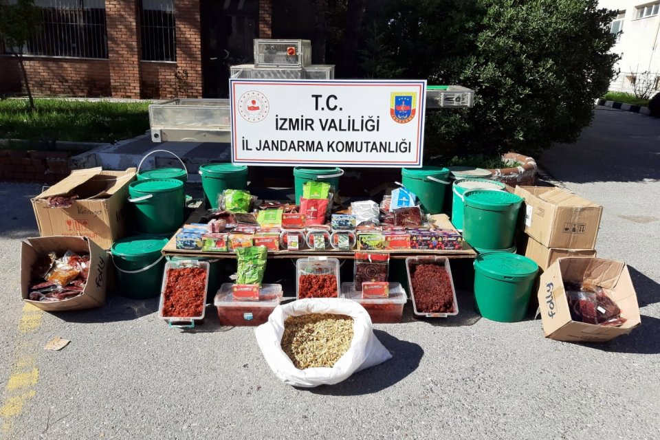 İzmir'de jandarma ekiplerince düzenlenen operasyonda, 250 bin lira değerinde 550