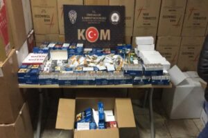 İzmir'de düzenlenen operasyonlarda 9 bin 500 litre akaryakıt, 9 bin