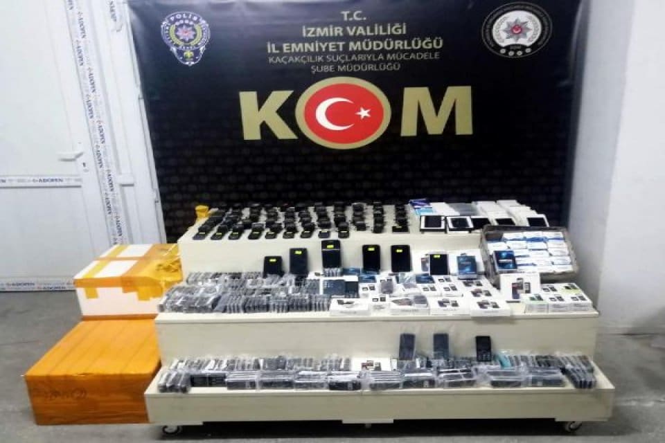 İzmir'de, son 1&nbsp;haftada polisin ka&ccedil;ak&ccedil;ılığa y&ouml;nelik d&uuml;zenlediği operasyonlarda piyasa değerinin