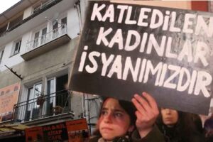 İzmir'de İhsan Kalmaz (31), boşanma aşamasındaki eşi Zehra Kalmaz'ı (19)