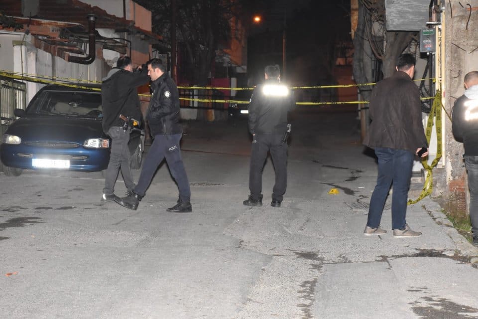 İzmir'in Karabağlar il&ccedil;esinde kısa s&uuml;re &ouml;nce cezaevinden &ccedil;ıkan Kadir &Ccedil;.