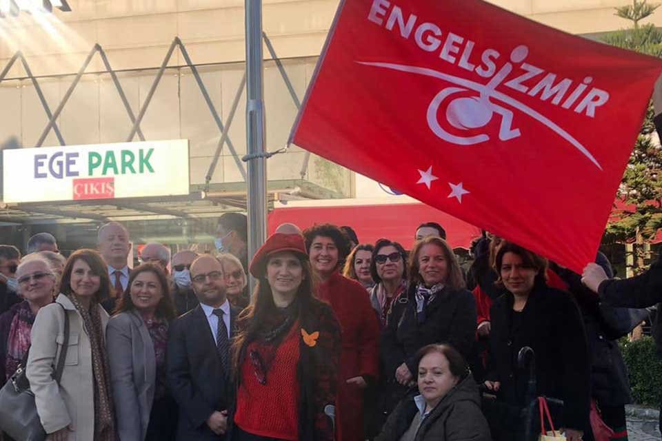 İzmir B&uuml;y&uuml;kşehir Belediye Başkanı Tun&ccedil; Soyer&rsquo;in &ldquo;Başka Bir Engelli Politikası