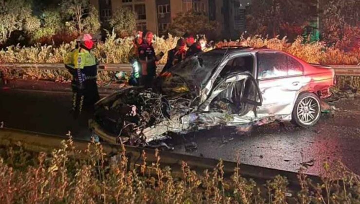 İzmir’de korkunç kaza: Otomobil demir bariyere çarptı, sürücü hayatını kaybetti!