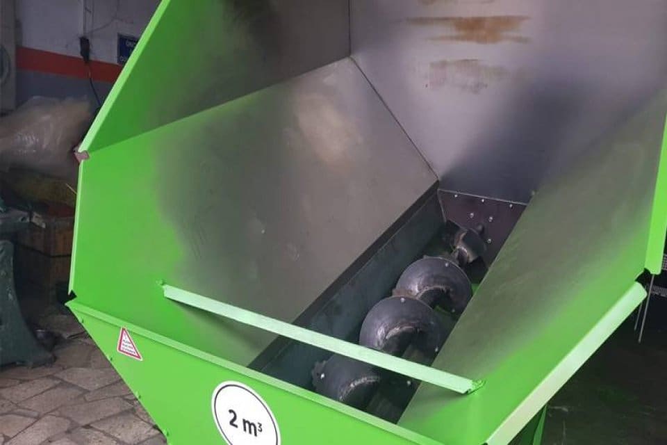 İzmir'de bir &ccedil;iftlikte yem karma makinesine d&uuml;şen Afganistan uyruklu iş&ccedil;i