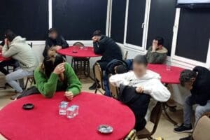 İzmir'in Bornova il&ccedil;esinde, daha &ouml;nce aynı su&ccedil;tan m&uuml;h&uuml;rlenen kahveye yapılan