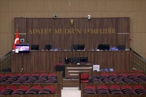 Covid 19 vakaları T&uuml;rkiye ve İzmir genelinde y&uuml;zde 40'ları aşan
