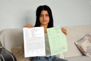 İzmir'in Karabağlar il&ccedil;esindeki bir zincir markette kimliği belirsiz kadın, kendi
