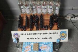 İzmir'in Urla il&ccedil;esinde bir markete yapılan baskında 6 paket ka&ccedil;ak