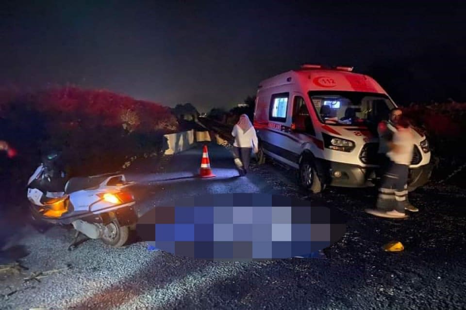 İZMİR'in Tire il&ccedil;esinde devrilen motosikletteki Nurcan Metiner (56) hayatını kaybetti,