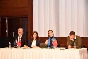 İzmir B&uuml;y&uuml;kşehir Belediyesi tarafından m&uuml;badelenin 100'&uuml;nc&uuml; yıld&ouml;n&uuml;m&uuml;nde &ldquo;M&uuml;badele ve Kadın&rdquo;
