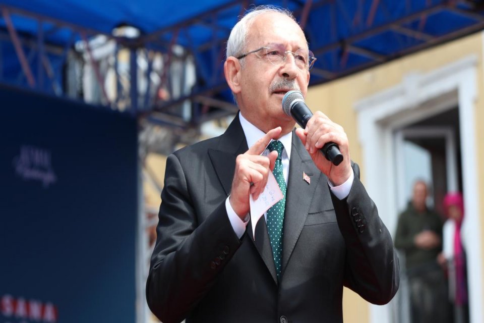 İzmir'de Cumhurbaşkanlığı seçiminin kesin olmayan sonuçları belli oldu. CHP lideri