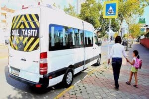 Pandemi şartlarından olumsuz etkilenen servis&ccedil;iler, okullarda y&uuml;z y&uuml;ze eğitime başlanmasıyla