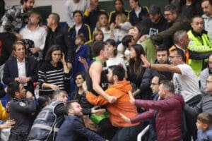 T&uuml;rkiye Sigorta Basketbol S&uuml;per Ligi'nin 9. haftasında oynanan Aliağa Petkimspor-Manisa