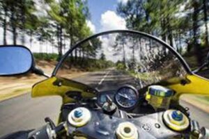 Yeni eğitim- &ouml;ğretim yılının başlamasıyla İzmir'de trafik yoğunluğu arttı. İzmir