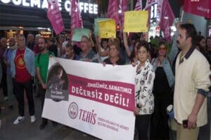 M&uuml;zisyen Onur Şener'in Ankara'da &ccedil;alıştığı eğlence mekanında istek şarkı y&uuml;z&uuml;nden
