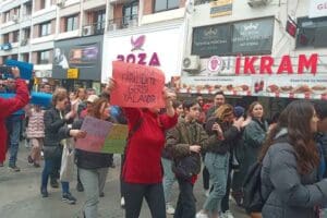 Otizmli bireyler ve aileleri, 2 Nisan D&uuml;nya Otizm Farkındalık G&uuml;n&uuml;'nde