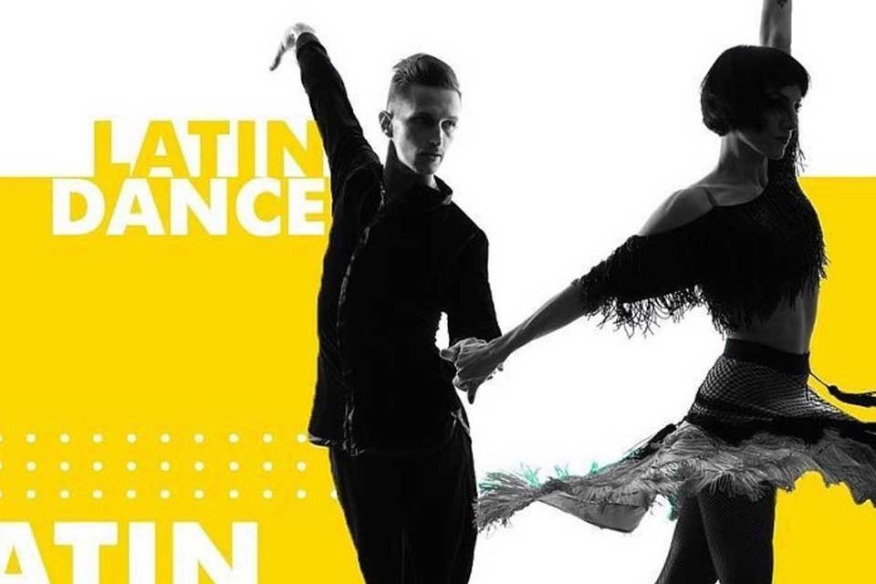 İzmir B&uuml;y&uuml;kşehir Belediyesi&rsquo;nin &ldquo;Performans İzmir 21&rdquo; adıyla d&uuml;zenlediği Uluslararası Performans