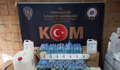 İzmir'de piyasa değeri 1 milyon 500 bin liralık kaçak ürün ele geçirildi