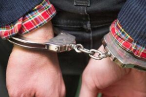 İzmir'de, jandarmanın ter&ouml;r &ouml;rg&uuml;t&uuml; PKK/YPG&rsquo;ye y&ouml;nelik d&uuml;zenlediği operasyonda 2 kişi