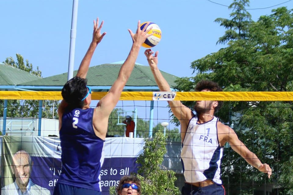 İzmir'in&nbsp; B&uuml;y&uuml;kşehir Belediyesi'nin ev sahipliğinde T&uuml;rkiye Voleybol Federasyonu ve İzmir