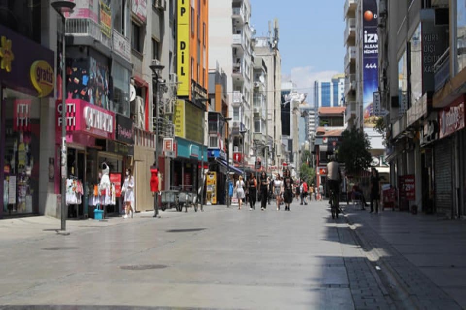 Kurban Bayramı tatilinin başlamasının ardından vatandaşlar tatili sahil beldelerinde ve