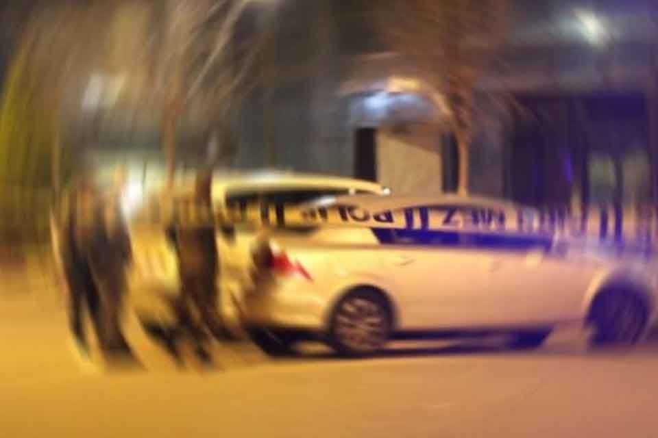 İl&ccedil;edeki bir kıraathanede, alacak verecek meselesi y&uuml;z&uuml;nden husumet bulunan iki