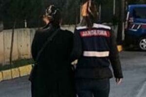 İZMİR'de polisin d&uuml;zenlediği operasyonlarda; sosyal medyadan PKK ter&ouml;r &ouml;rg&uuml;t&uuml;n&uuml;n propagandasını